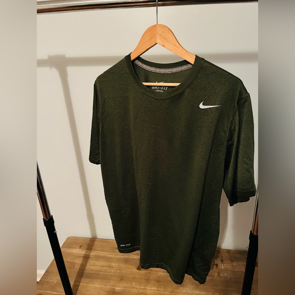 Nike Men’s DRI-FIT T Shirt Green Large